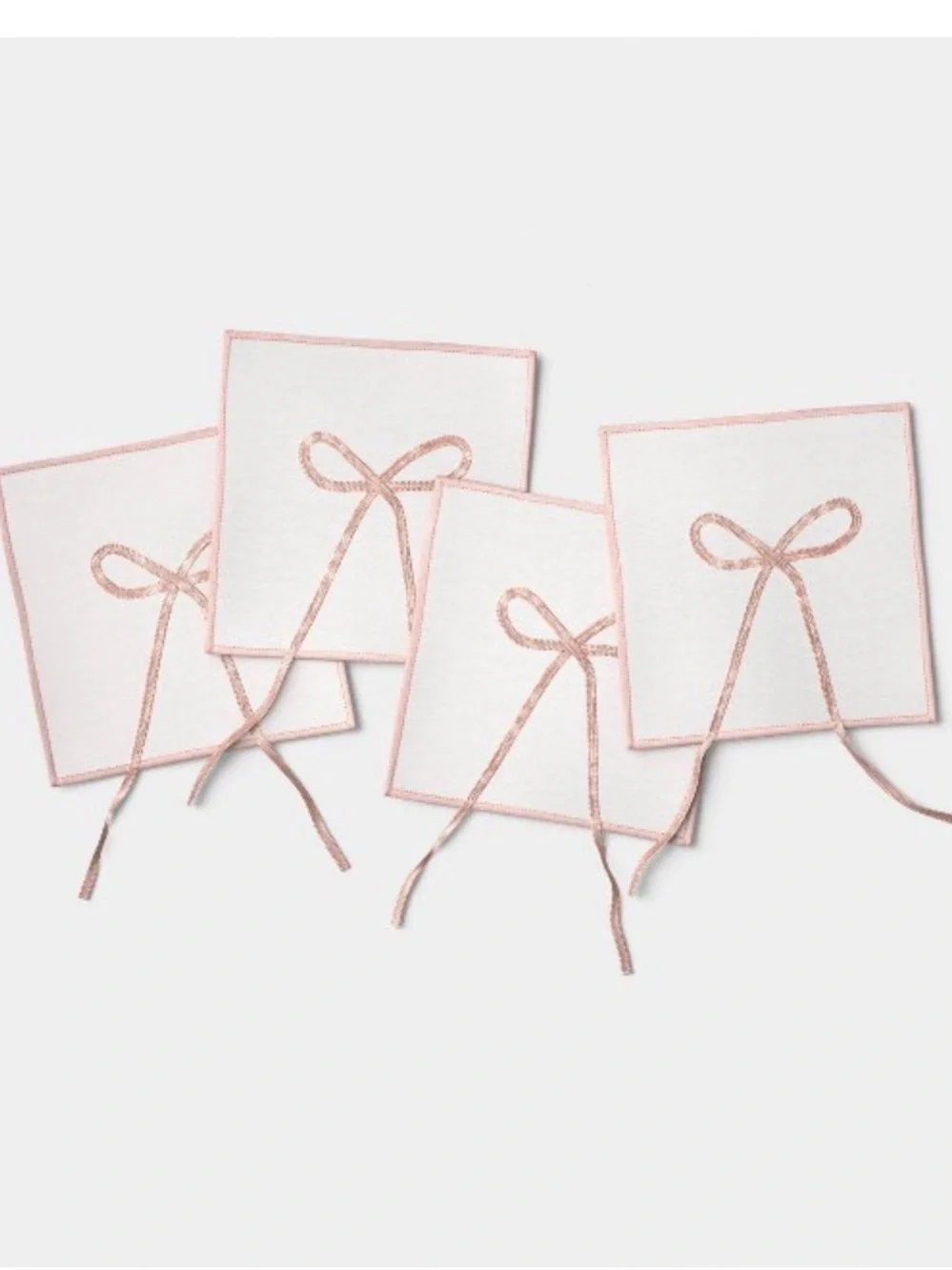ROOM ESSENTIALS NWT 4pc Bow Cocktail Napkins